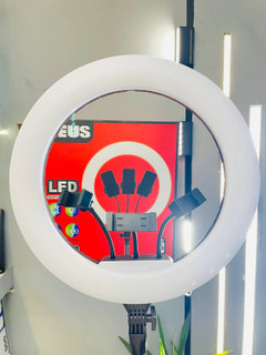 رینگ لایت zeus مدل FL-R480 به همراه پایه حرفه ای